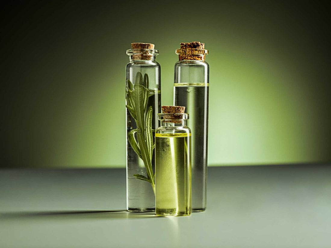 WHY TEA TREE OIL IS AN EFFECTIVE NATURAL REMEDY FOR ACNE & PIMPLES